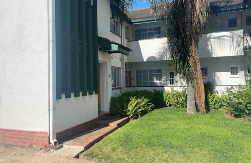 Harare Apartamento | Remarkable 1-bed Apartment in Kensington Harare