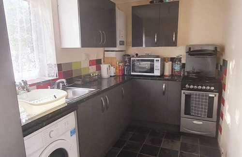 Slough Apartamento | Remarkable 1-bed Flat in Slough, Near Farnham Road
