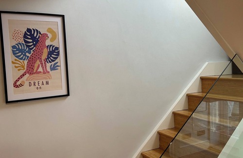 Oval Apartamento | Remarkable 2-bed House in London