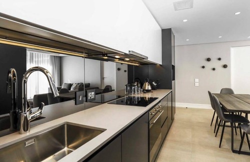 Greater Johannesburg Metropolitan Area Apartamento | Remarkable 2-Bed Apartment in Johannesburg