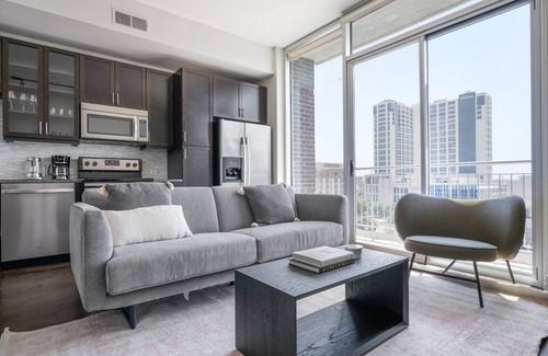 Waller Creek District Apartamento | Remarkable Downtown 1BR w/ Gym, Pool & Deck, nr Capitol, by Blueground