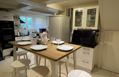 Bayonne Casa | Remarkable Neo Basque house, Bayonne town center, 800m² heated swimming pool