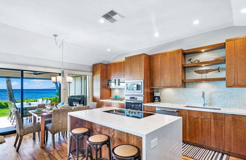 Downtown Lahaina Casa | Notable Oceanfront Living ubicación impresionante