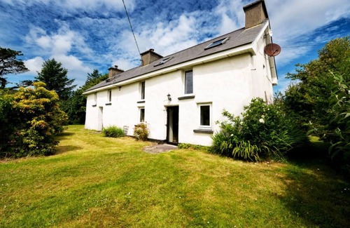 Ardnatrush Cabaña | Remarkable remote 3-Bed Cottage in Ahakista durrus