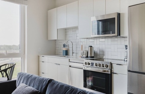 Revere Apartamento | Remarkable Revere Studio w/ Fire Pit, Pool, Gym, BBQ, W/D, by Blueground