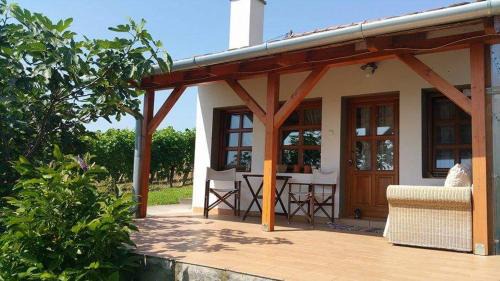 Nagyharsany Casa | Remete-lak