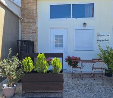 Koroni Apartamento | Remezzo Luxury Apartments