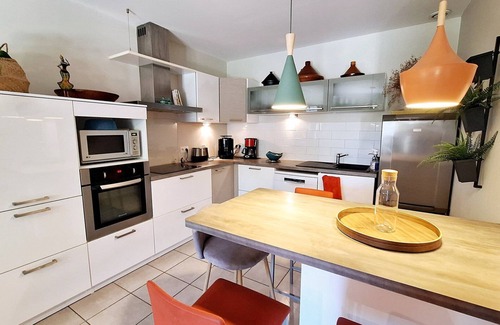 Aigues-Vives Apartamento | Remi's apartment, garden and jacuzzi