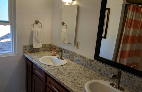 Downtown Apartamento | Remodelar Playa 4PLEX ~ Se permiten mascotas !!
