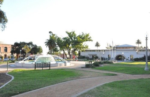Monrovia Casa | Remodelado 1905 Vintage Home, Walking To Old Town W / vie. Farmer's Mkt