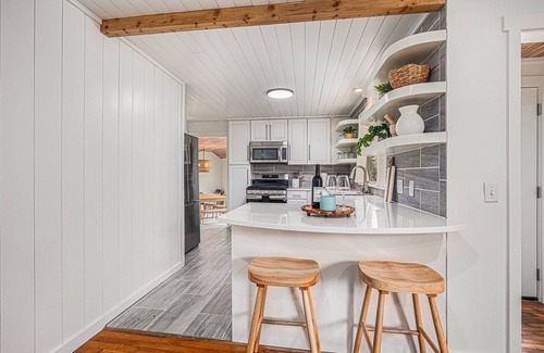 Fennville Casa | Charming 2-bedroom house with hot tub, 7mins to Saugatuck & beach
