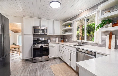 Fennville Casa | Charming 2-bedroom house with hot tub, 7mins to Saugatuck & beach