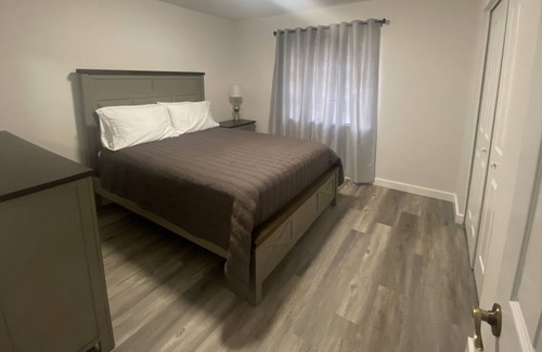 Central Oakland Park Apartamento | Remodeled 2BR apt near beach + dtwn Ft. Lauderdale