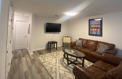 Central Oakland Park Apartamento | Remodeled 2BR apt near beach + dtwn Ft. Lauderdale