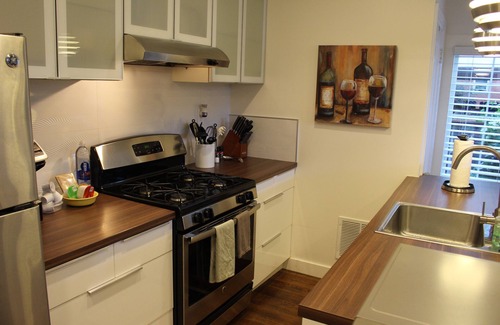 North Central Apartamento | 2BR remodelado en el centro de San Mateo