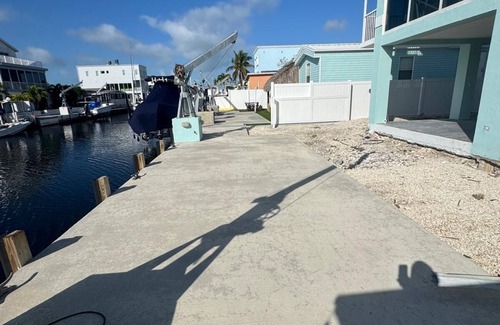 Key Largo Casa | Remodeled 2BR on bayside canal in Key Largo – cozy, modern, and relaxing.