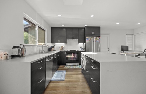 San Tomas Casa | Remodeled 3 bdrm 2bath home w natural lights