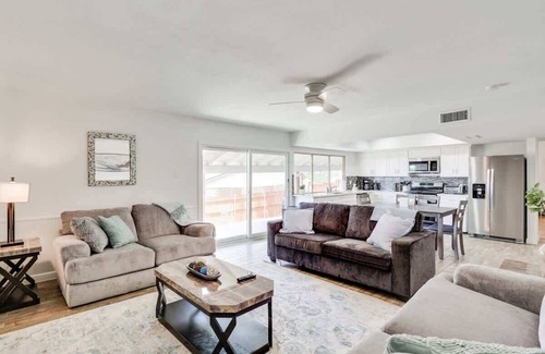 North Central Carrollton Casa | Remodeled 3 bedroom with central location Carrollton