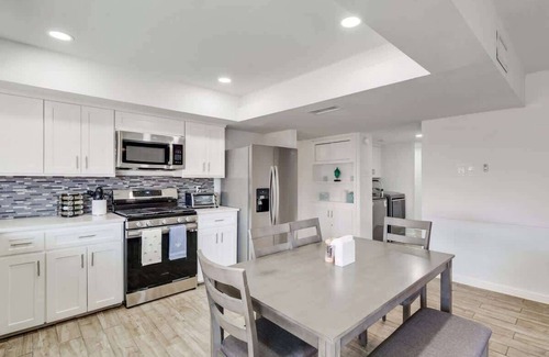 North Central Carrollton Casa | Remodeled 3 bedroom with central location Carrollton