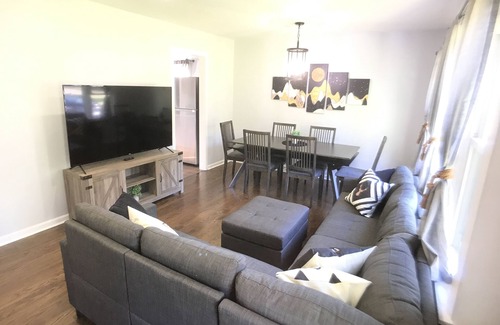 Addison Casa | Remodeled 3BR 1BA Near O'Hare Sleeps 10