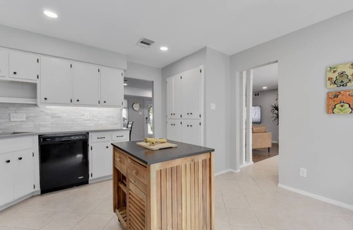 Austin Casa | Remodeled 3BR, 2.5 Bath Dog-Friendly Retreat w/ Large Backyard
