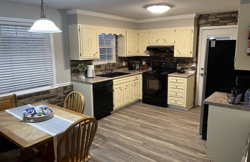 Dayton Casa | Remodeled 3BR w/ Onsite Boat Parking | Ideal for Dayton Area's Famous Bass Fishing -Lake Chickamauga