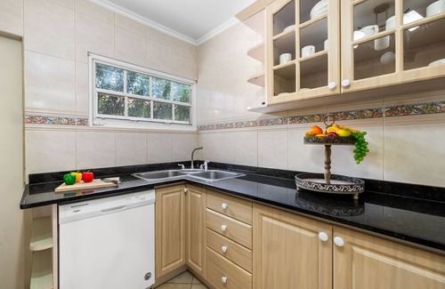 Shiribana Casa | Remodeled 3BR2BA ~ Cozy ~ Central ~ Private Pool!