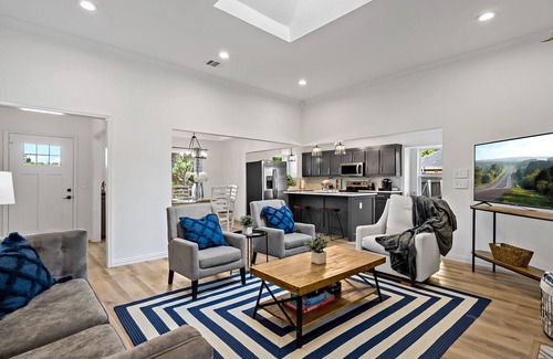 Frisco Casa | Remodeled 4 bedroom plus office in Downtown Frisco, Texas.