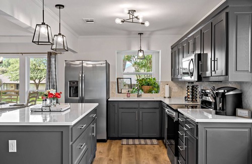 Frisco Casa | Remodeled 4 bedroom plus office in Downtown Frisco, Texas.