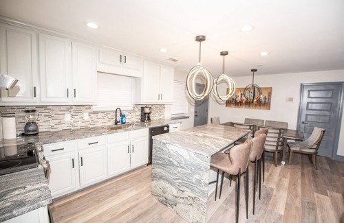 Dawsonville Casa | Remodeled 4 bedroom home 8 beds Dawnsonville 7 miles from ATlanta MotorSport