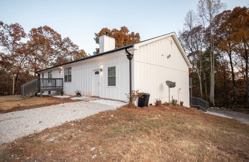 Dawsonville Casa | Remodeled 4 bedroom home 8 beds Dawnsonville 7 miles from ATlanta MotorSport