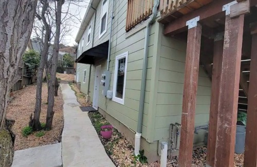 Crockett Apartamento | Remodeled Apartment in Crockett! Great for 4
