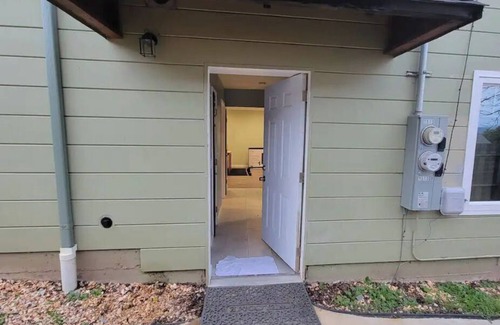 Crockett Apartamento | Remodeled Apartment in Crockett! Great for 4