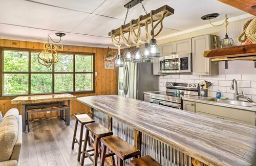 Elizabeth Cabina | Remodeled Cabin w/ Fire Pit on Norfork Lake!