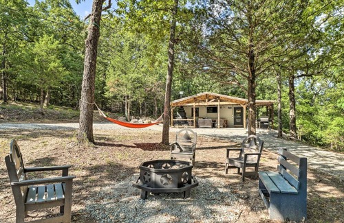 Elizabeth Casa | Remodeled Cabin with Fire Pit on Norfork Lake!