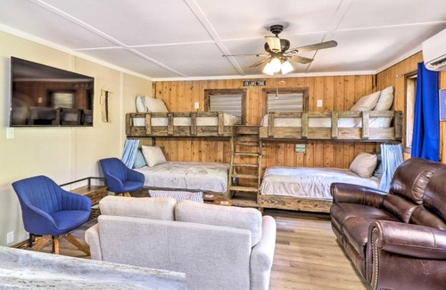 Elizabeth Casa | Remodeled Cabin with Fire Pit on Norfork Lake!