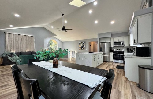 Pioneer Trail Casa | Remodeled Convenient Tahoe Retreat