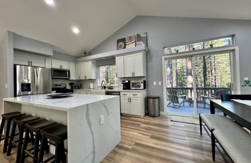Pioneer Trail Casa | Remodeled Convenient Tahoe Retreat
