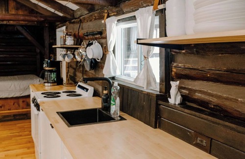 Clarington Cabina | Remodeled Cook Forest Cabin