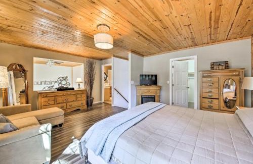 Crestline Casa | Remodeled Crestline Retreat Walk to Lake Gregory!