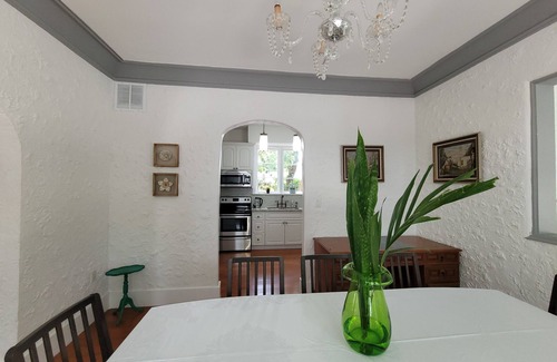 Ojus Casa | Remodeled historic house - 9 min from the beach!