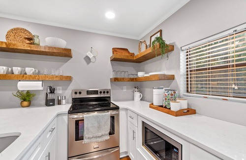 Milledgeville Casa | Remodeled historical cottage! 5 minute walk to Georgia College & downtown Milly!