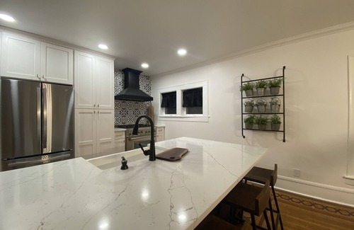 Bourbonnais Casa | Remodeled Historical Home In Bourbonnais.