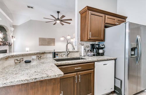 Edmond Casa | Remodeled home in quiet neighborhood--kid friendly