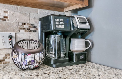 Edmond Casa | Remodeled home in quiet neighborhood--kid friendly