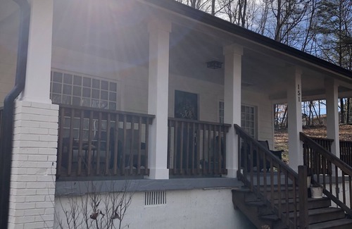 Mooresville Casa | Remodeled home in the woods with views of nature and peaceful setting