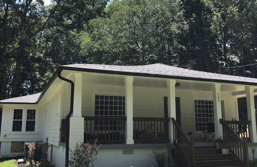 Mooresville Casa | Remodeled home in the woods with views of nature and peaceful setting