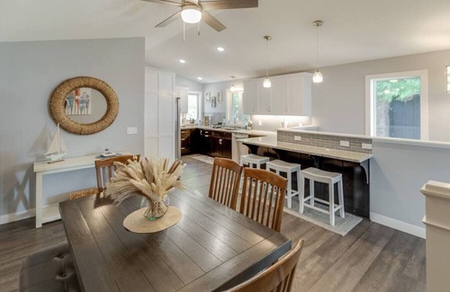 Garrison Apartamento | Remodeled Home on Great Fishing & Swimming Bay!