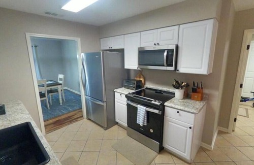 Whitemarsh Island Casa | Remodeled Island Home between Savannah & Tybee