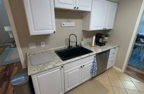 Whitemarsh Island Casa | Remodeled Island Home between Savannah & Tybee